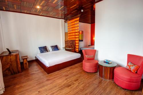 Postel nebo postele na pokoji v ubytování Mad Monkey Hostel Phnom Penh