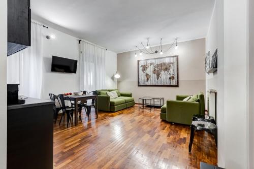 BMGA l Cozy Industrial Apartment in City Center