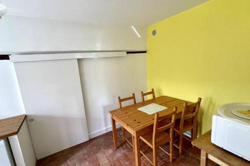 Photo de la galerie de l'établissement Longère des Bois de Bailly - Saint Fargeau 89 - Bourgogne - 2 nuits minimum, à Saint-Fargeau