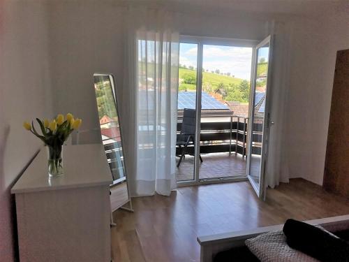 Posezení v ubytování Ferienwohnung Sonnenberg an der Weinstraße