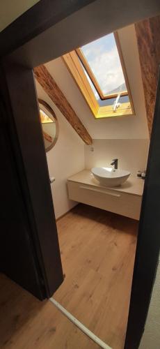Φωτογραφία από το άλμπουμ του Bed & Breakfast - K2 Brunnen Haus σε Kötschach