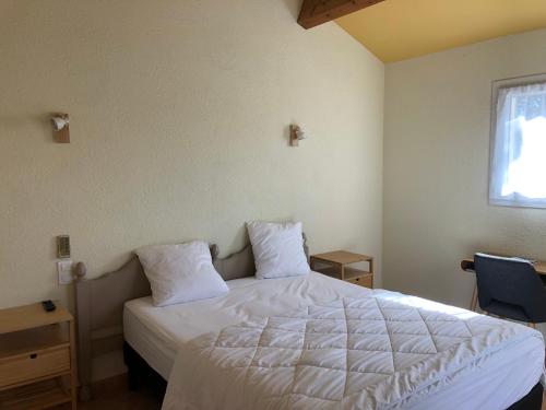 Photo de la galerie de l'établissement Castel Mireio Gîtes, à Cairanne