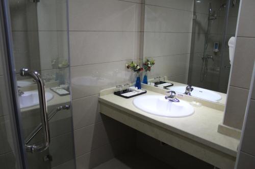 Un baño de Super 8 Beijing Chaoyang Road Xinglong