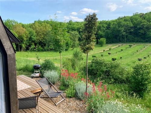 Κήπος έξω από το Tiny House La Petite Garenne