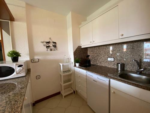 Apartamento con piscina en 1ª línea de playa en Salou ideal familias