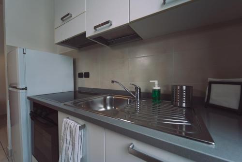 Dapur atau dapur kecil di Mole27 - ResArt