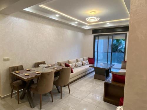 Posezení v ubytování Luxueux appartement avec vue sur mer à Martil