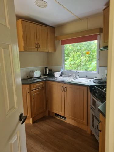 Gallery image of Railway Cottage Caravans No2 in Llandyfrydog