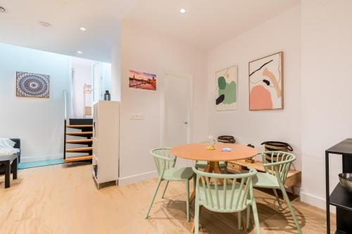 SevilleBnB Group- Santa Barbara Central Suites, Sevilla center