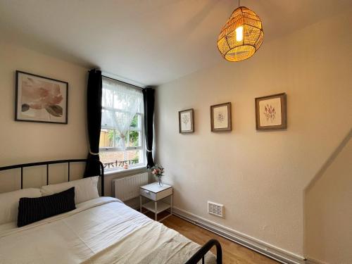 Afbeelding uit fotogalerij van Lisa's Place near Kings Cross - 2 Double Beds, 1 Sofa Bed, Great Location, Ideal for Families in Londen