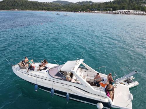 Gallery image of White Eagle Cruises Neos Marmaras Sithonia in Neos Marmaras
