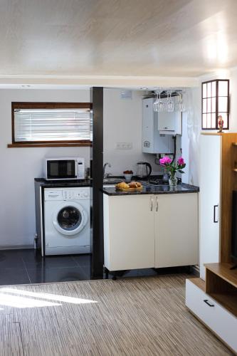 Cuisine ou kitchenette dans l'établissement Old Friends Guesthouse