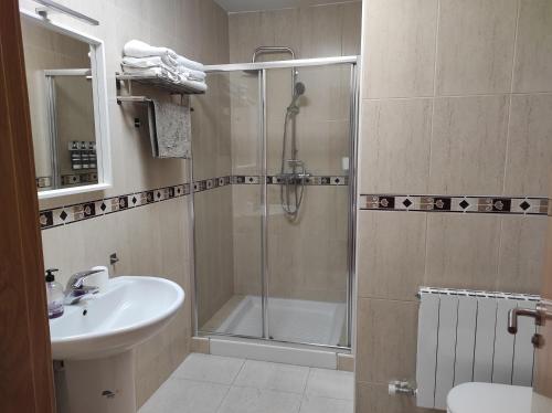 A bathroom at El Tesoro de Baco