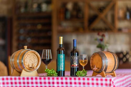 Apartments and Winery Djukovicで提供されているドリンク