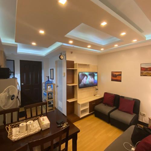 Televisyen dan/atau pusat hiburan di MidKnight Sky Unit for Rent