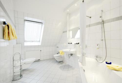 ห้องน้ำของ Tryp by Wyndham Kassel City Centre