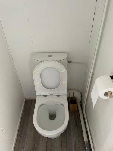 Ένα μπάνιο στο Immeuble Les Perdrix