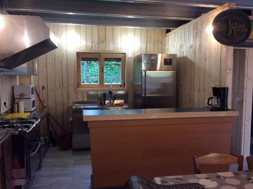 Dapur atau dapur kecil di La Gambas des Bois