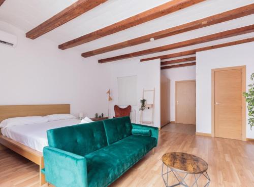 Spacious doubleroom apartment at Sants