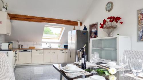 Kuchyň nebo kuchyňský kout v ubytování Famous 24h Check-in, 100 qm, Klima, Loggia