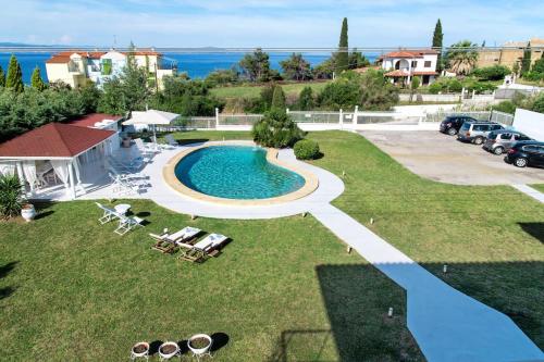 Family Maisonette with pool #4