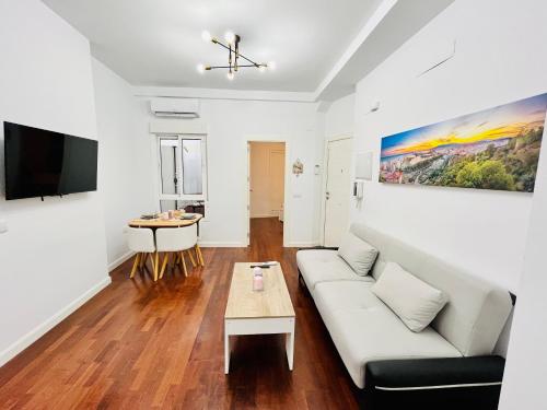 Marinac3 Precioso apartamento con patio en el centro histórico de Málaga