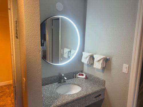 Un baño de Comfort Inn near Hearst Castle - Cambria