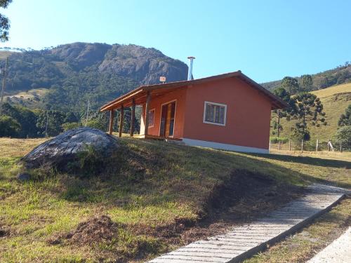 Landskap semula jadi dekat dengan chalet