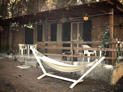 Inviting bungalow in Isola di Capo Rizzuto with garden