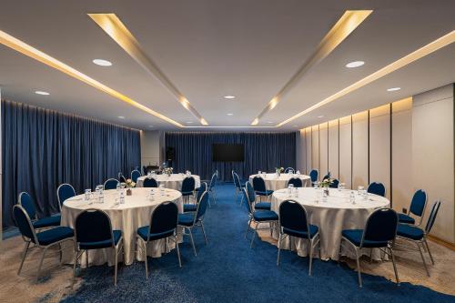 Espace de conférence ou salle de réunion dans l'établissement Anara Airport Hotel