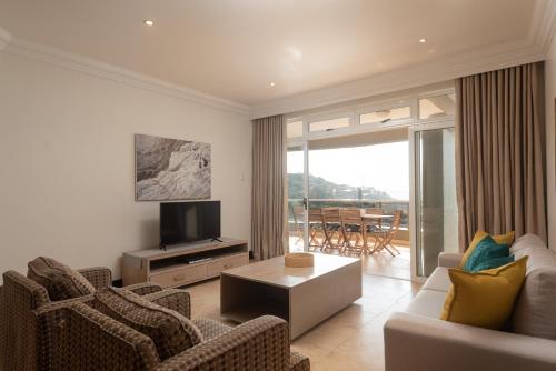 Χώρος καθιστικού στο Ballito Manor View 505 - With Generator
