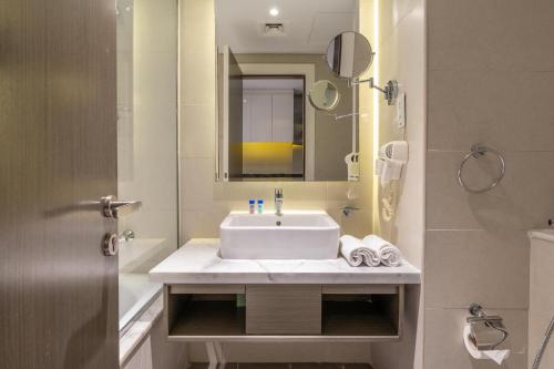 Koupelna v ubytování Vacay Lettings - Damac Prive studio