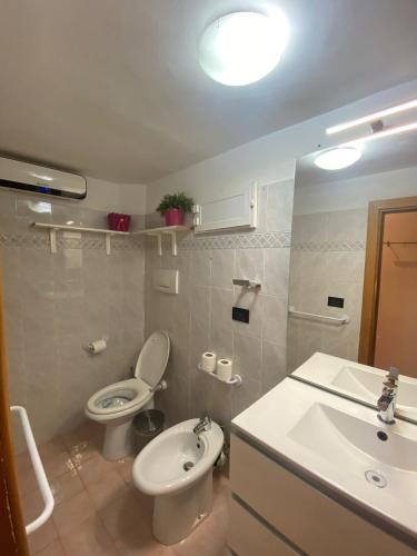 Dada Apartment tesisinde bir banyo