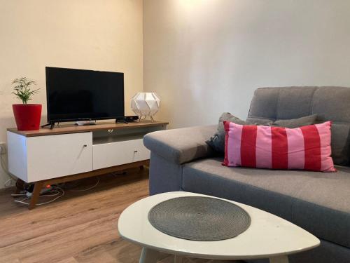 Μια τηλεόραση ή/και κέντρο ψυχαγωγίας στο Podgorica-Downtown