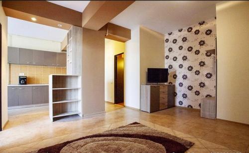 Închiriez Apartament Modern în Mamaia Nord, Zona-Summerland - Lângă Cluburile Fratelli și Nuba Beach