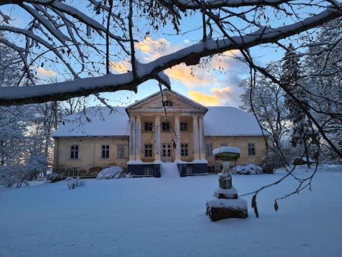 Gallery image of Padures muiža in Padure