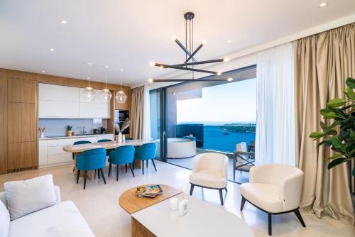 Khu vực ghế ngồi tại Luxury 2 BD Apartment Ika Marie - Dubrovnik Old Town with Jacuzzi and Parking
