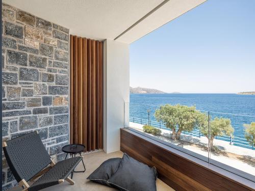 Brand new Luxury Seannamon Suites, amazing seaview