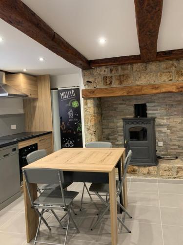 Maison individuelle à Chanac 2 Chambres 1 canapé lit Wifi Gratuit