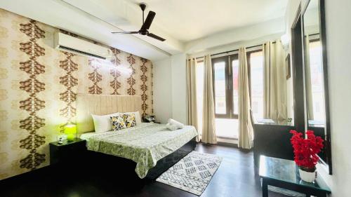 Posteľ alebo postele v izbe v ubytovaní BluO Classic Studio - Green Park Hauz Khas Village