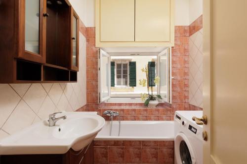 LISTON'S Central Suites