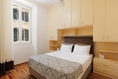 LISTON'S Central Suites