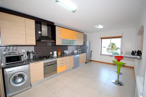 Turtle - 3 bedroom apartment in Nazaré with 2 shared pools and private terrace