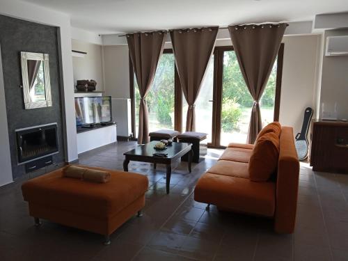 Gallery image of FANTASY GRAND VILLA THASSOS in Astris