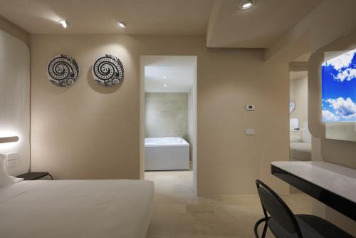 Royal King Suite