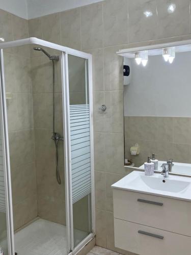 Ένα μπάνιο στο CORNELIA´S HOME 5A cozy apartament