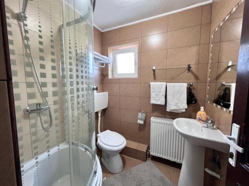 Phòng tắm tại Casa Cenţiu