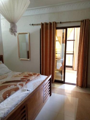 Una cama o camas en una habitación de Residence Les Calanques