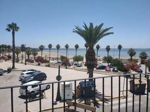 Imagen de la galería de Apto. Ángel. Playa de la Cachucha. WiFi, A/C, en Puerto Real