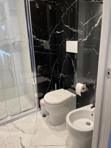 Bilik mandi di TH LUXURY SUITE